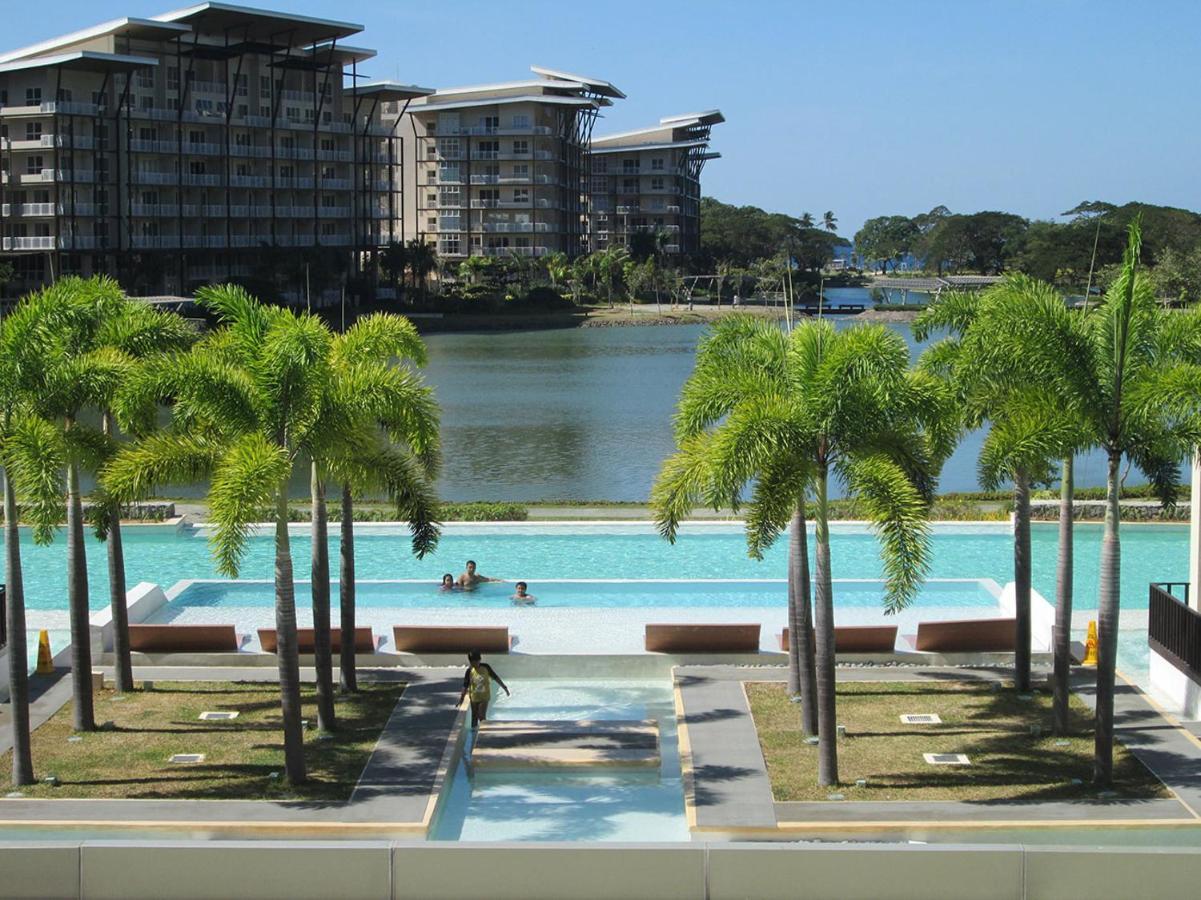 Pico De Loro Staycation Насугбу Екстер'єр фото